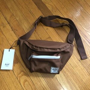 NWT‼️ Herschel Fanny pack